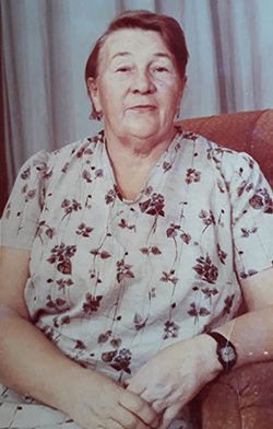 Смирнова Нина Семёновна (бабушка)
